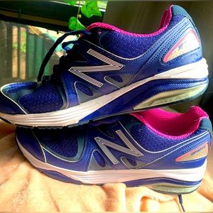 New Balance 1540 V2 motion control running shoe Women’s 9.5